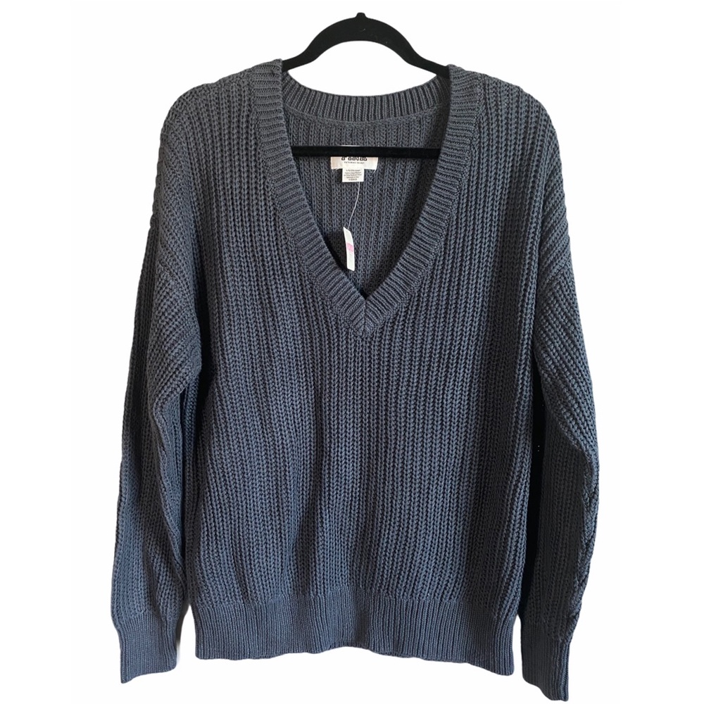 NWT PINK VS Knitted V- Neck Sweater